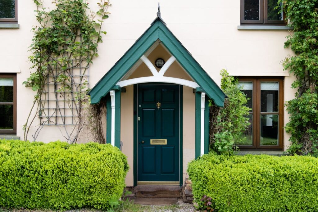 free photo of house entrance doors 1024x683